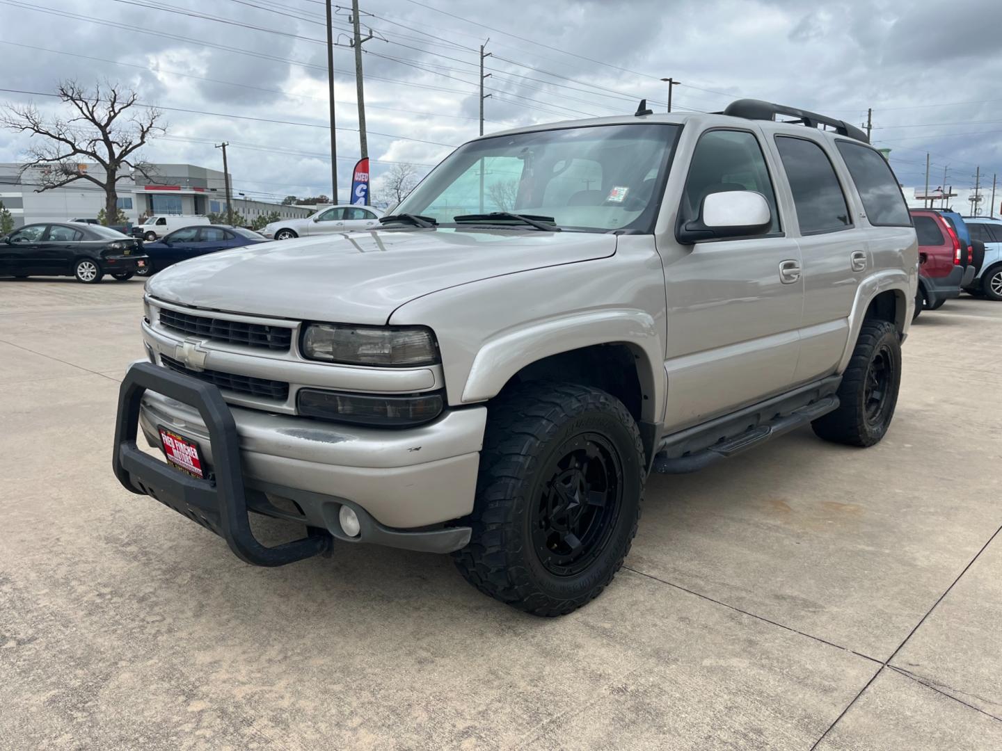 2006 SILVER /gray Chevrolet Tahoe 4WD (1GNEK13T76R) with an 5.3L V8 OHV 16V engine, 4-Speed Automatic Overdrive transmission, located at 14700 Tomball Parkway 249, Houston, TX, 77086, (281) 444-2200, 29.928619, -95.504074 - Photo#2